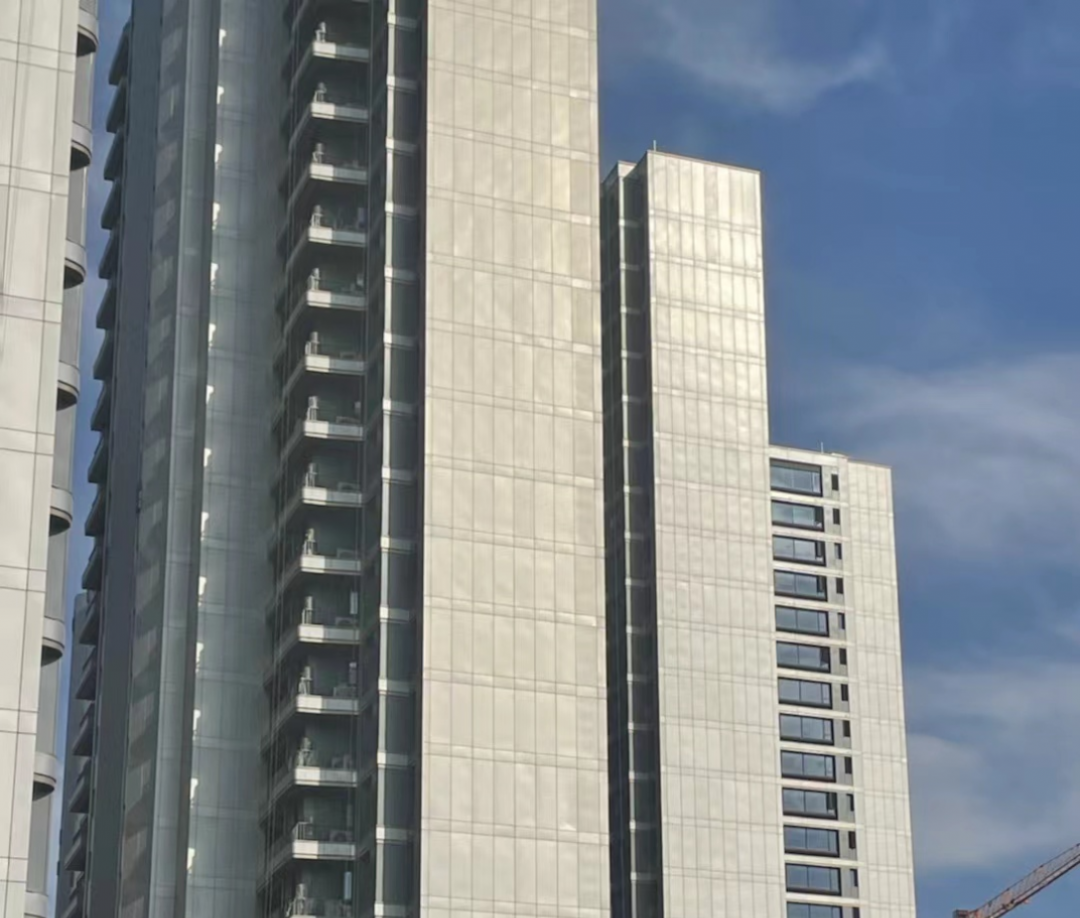 鋁單板上墻后表面出現(xiàn)凹凸不平整怎么辦？幾招教會(huì)你解決問(wèn)題